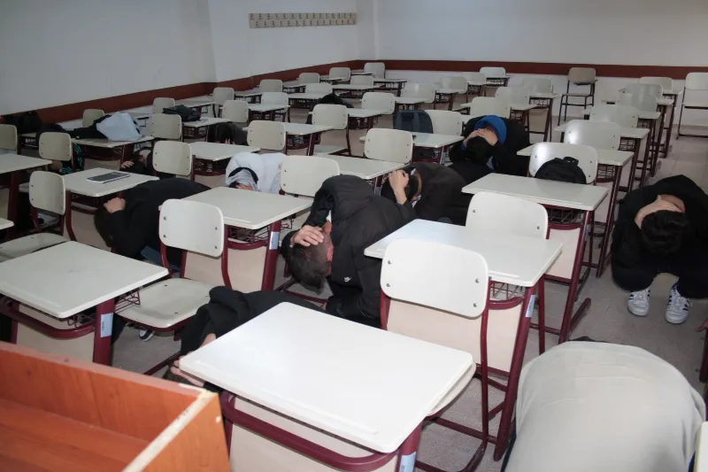 13 Ekim Uluslararası Afet Risklerinin Azaltılması Günü Kapsamında Eğitim ve Deprem Tahliye Tatbikatı Yapılmıştır 18